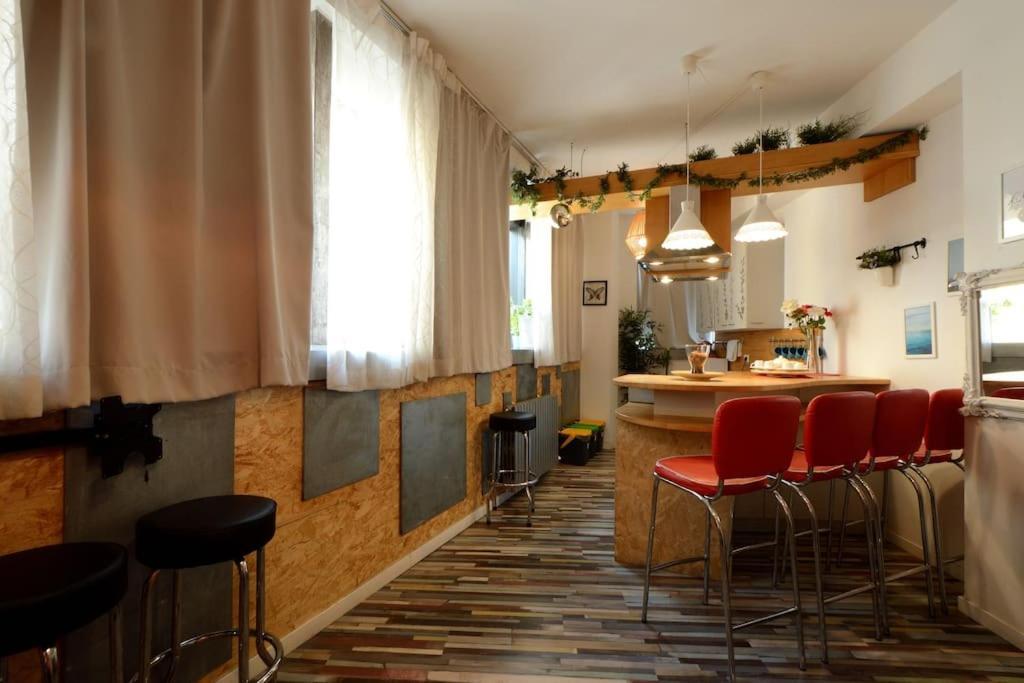Argento, Bright Flat In The Center, 7 Guests, Parking & Wifi, Near To 3 Tram Lines And The Metro - Well Connected To Airports And To The Train Station Mailand